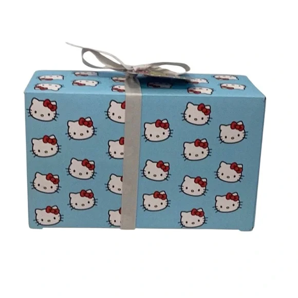 🍄 Hello Kitty Salt & Pepper Set - Picture 3 of 6